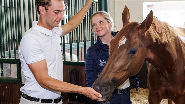 Vogel & Hinners: Das ungewöhnliche Traumpaar des Reitsports Nicht nur die Liebe zu den Pferden verbindet Sophie Hinners und Richard Vogel (l).