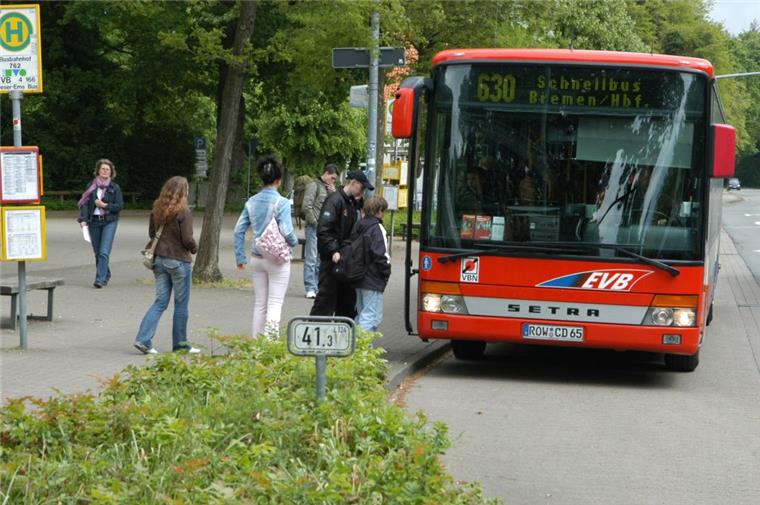 Darum ist Schnellbuslinie 630 für Zeven und Tarmstedt so wichtig Nicht nur Pendler steigen ein: Der Schnellbus 630 fährt von Zeven über Tarmstedt, Grasberg und Lilienthal nach Bremen.
