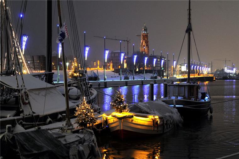 Nicht nur zur Weihnachtszeit bei den Touristen sehr beliebt: Der Neue Hafen.