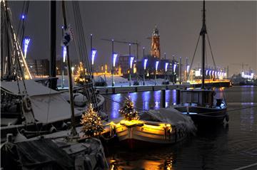 Nicht nur zur Weihnachtszeit bei den Touristen sehr beliebt: Der Neue Hafen.