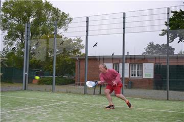 Nicht so schnell aus der Puste zu bringen: Jan Dieckhoff aus Cuxhaven ist das zweite Mal beim Open-After-Work-Padel in Cuxhaven dabei und ist von dem für ihn neuen Sport vollkommen begeistert. 
