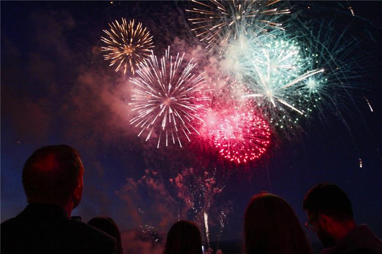 Wilstedt: Feuerwerk zu Silvester ist nicht überall erlaubt Nicht überall ist es in der Silvesternacht erlaubt, Feuerwerkskörper zu zünden. In Wilstedt hat die Gemeinde aus diesem Grund eine Mitteilung herausgegeben.