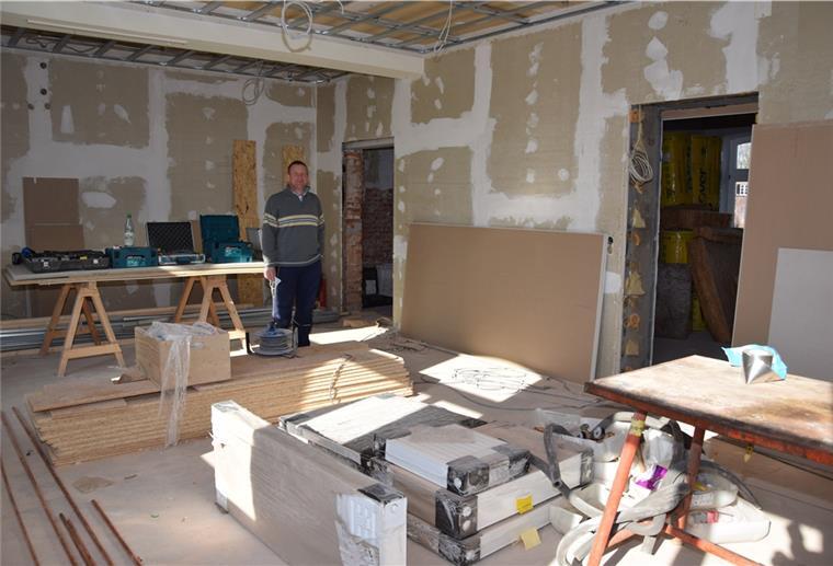 Große Baustelle für kleine „Seedorfer Butjer“ Nicht wiederzuerkennen: Der Gruppenraum des Seedorfer Kindergartens ist ebenso wie weite Bereiche des Kita-Gebäudes eine große Baustelle.