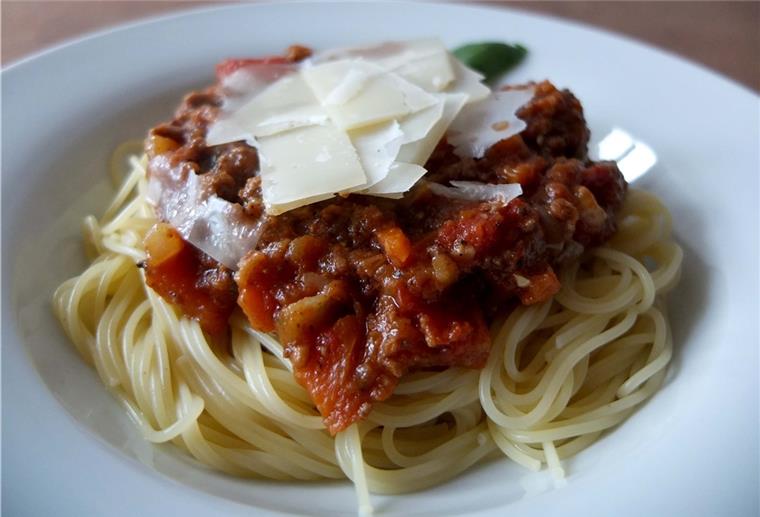 So geht eine Gangster-Bolognese Nichts geht über eine Bolognese. Nur eines vielleicht: Die traditionelle Bolognese.
