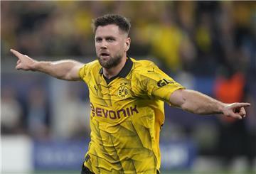 Niclas Füllkrug feiert seinen Treffer zum 1:0 im Hinspiel gegen Paris St. Germain.