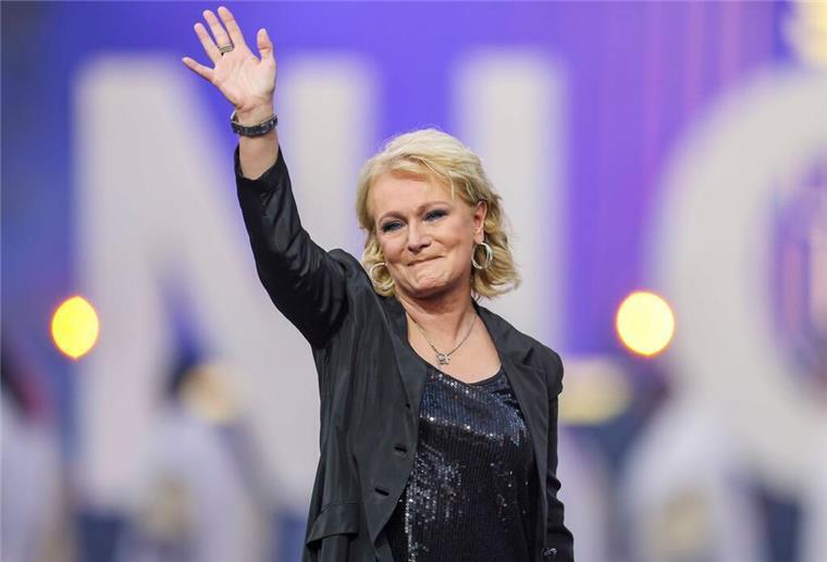 Hans-Rosenthal-Ehrenpreis 2023 geht an Sängerin Nicole Nicole im Juli 2022 während der Show „Das große Schlagercomeback“ in Leipzig.