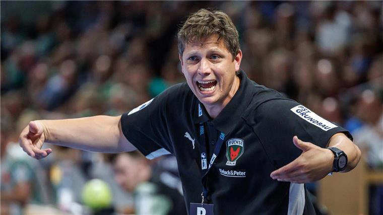 Füchse chancenlos in Gummersbach - Magdeburg zieht davon Nicolej Krickau verliert auch sein zweites Bundesliga-Spiel als Füchse-Coach. (Archivbild)