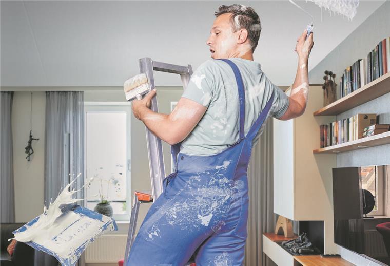 Verleihe deinem Zuhause mit Design-Decken den letzten Schliff Nie wieder Decken streichen: Spanndecken werden mit Klemmprofilen völlig staubfrei montiert.
