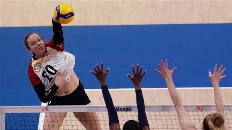 Niederlage für Volleyballerinnen in Nationenliga Niederlage in fünf Sätzen: Deutschland verliert gegen Italien in der Nationenliga.