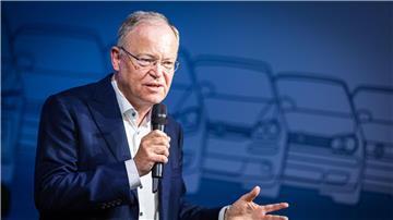 Niedersachsen Ministerpräsident Stephan Weil gehört seit elf Jahren dem Aufsichtsrat von Volkswagen an. (Archivbild)