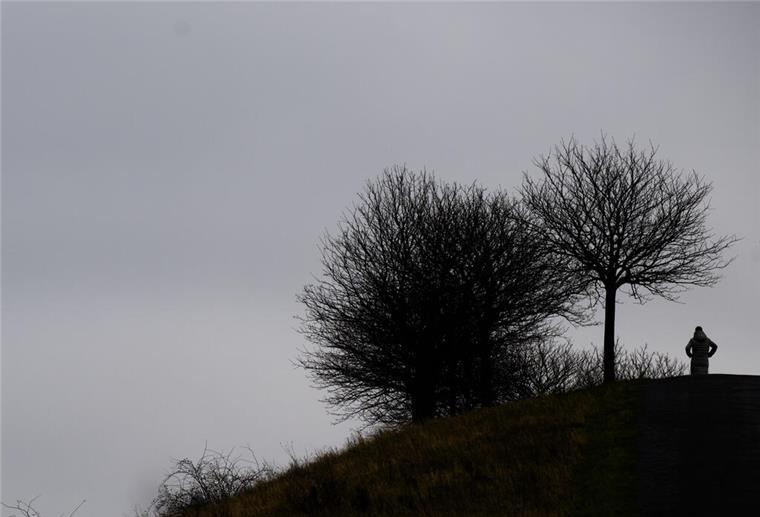 Nebel und Winterwetter in Niedersachsen und Bremen Niedersachsen und Bremen bleiben im Wintergrau: Nebel, Sprühregen und frostige Nächte prägen das Wetter.