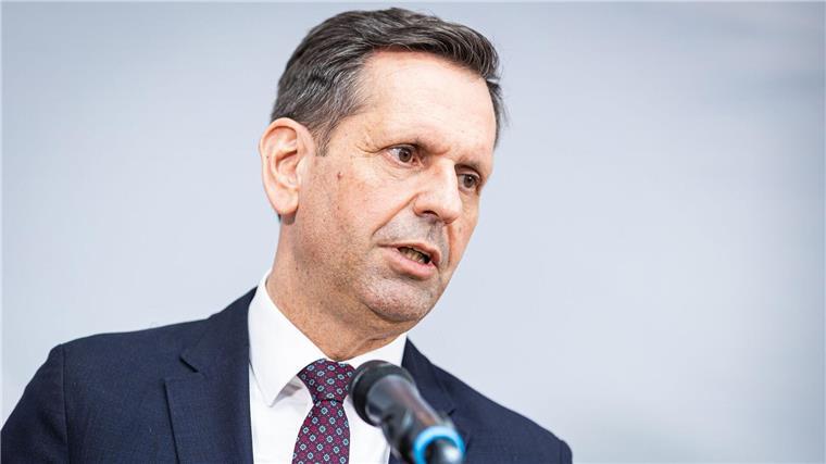 US-Zölle: Lies befürchtet negative Folgen für Wirtschaft Niedersachsens designierter Ministerpräsident Olaf Lies beobachtet die neuen US-Zölle mit Sorge. (Archivbild)