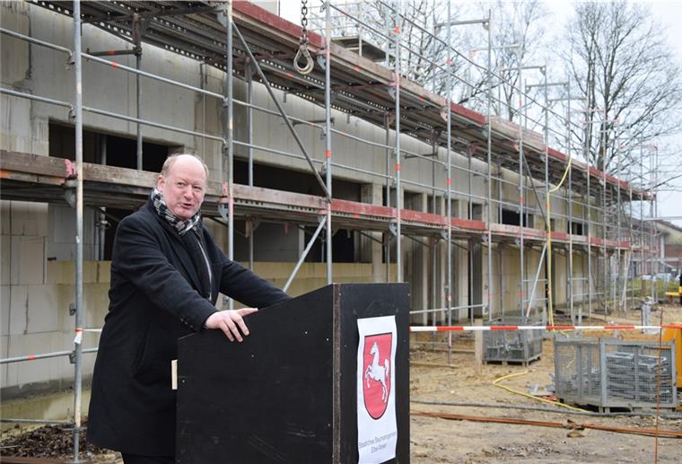 Richtfest für neue Truppenküche in der Kaserne Seedorf Niedersachsens Finanzminister Reinhold Hilbers (CDU) auf der Baustelle beim Richtfest für die Truppenküche in der Kaserne Seedorf.