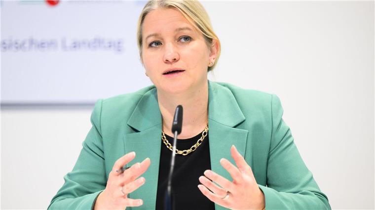 Justizministerin: Sehe keine neue Solidarisierung mit Klette Niedersachsens Justizministerin Wahlmann spricht von einem besonderen Prozess. (Archivbild)