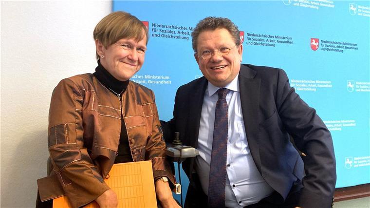 97 Maßnahmen für mehr Teilhabe von Menschen mit Behinderung Niedersachsens Landesbeauftragte für Menschen mit Behinderung, Annetraud Grote, und Sozialminister Andreas Philippi (SPD) haben einen neuen „Aktionsplan Inklusion“ vorgestellt. (Archivbild)