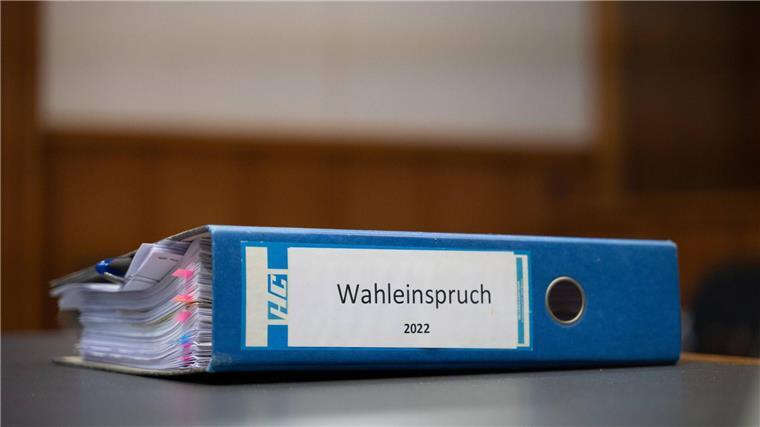 Gericht prüft Anträge zur Wiederholung der Landtagswahl Niedersachsens Landtag hatte 21 Einsprüche gegen die Landtagswahl zurückgewiesen - über zwei verhandelt nun der Staatsgerichtshof.