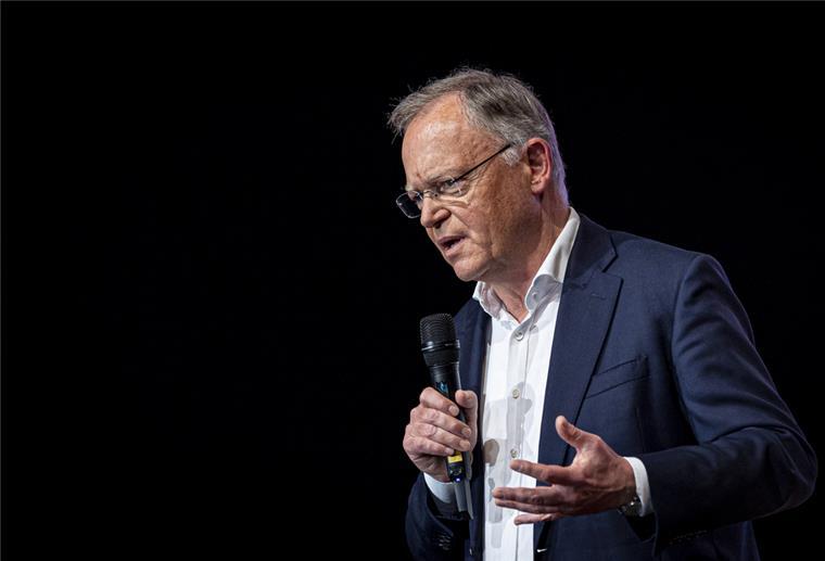 Die SPD gerät in Niedersachsen unter Druck Niedersachsens Ministerpräsident Stephan Weil (SPD)