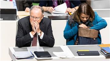 Niedersachsens Ministerpräsident Weil sitzt seit 2013 im VW-Aufsichtsrat, Kultusministerin Hamburg seit 2022.