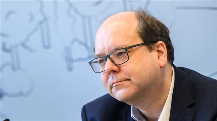 Meyer über Borkum: Bund verteilt Geschenke an Gaskonzerne Niedersachsens Umweltminister Christian Meyer (Grüne) sieht keinen Bedarf für weitere Gasförderprojekte. (Archivbild)