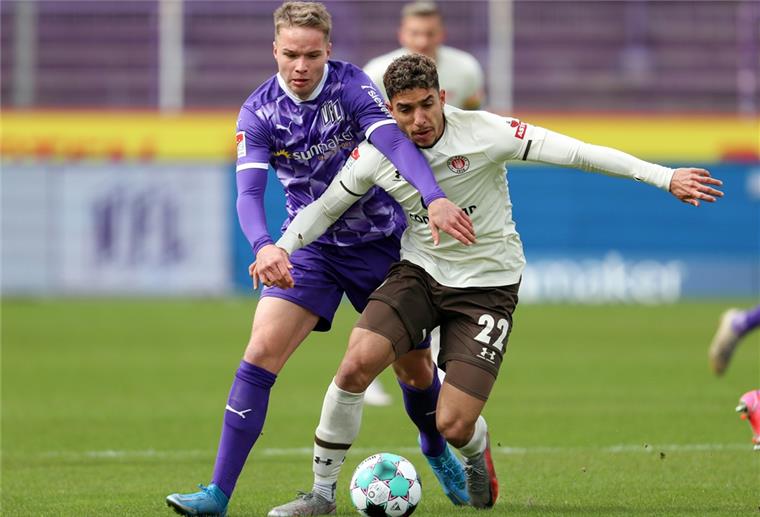 Plötzlich könnte Niklas Schmidt wieder eine Rolle bei Werder spielen Niklas Schmidt (links, hier noch im Trikot des VfL Osnabrück) kann sich wieder für Werder empfehlen.