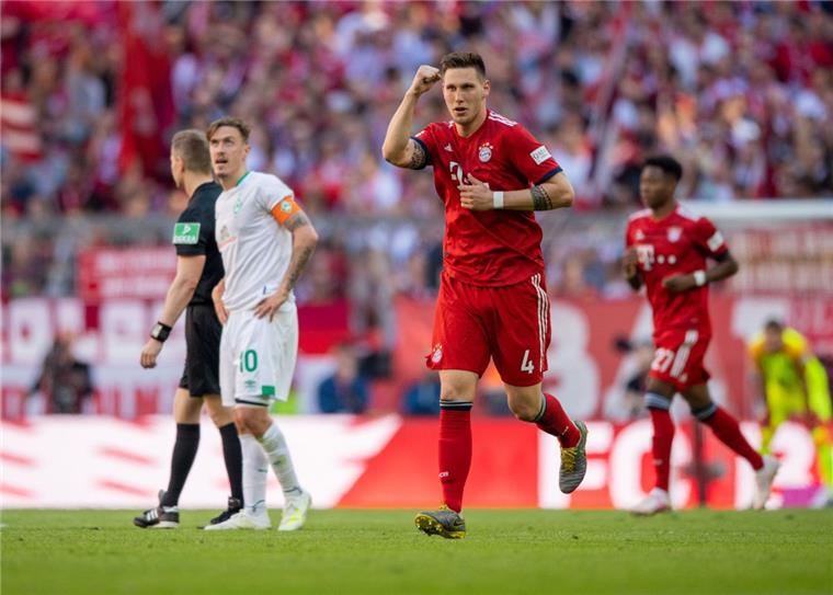 Niklas Süle von FC Bayern München jubelt zu seinem 1:0 gegen Werder Bremen. 