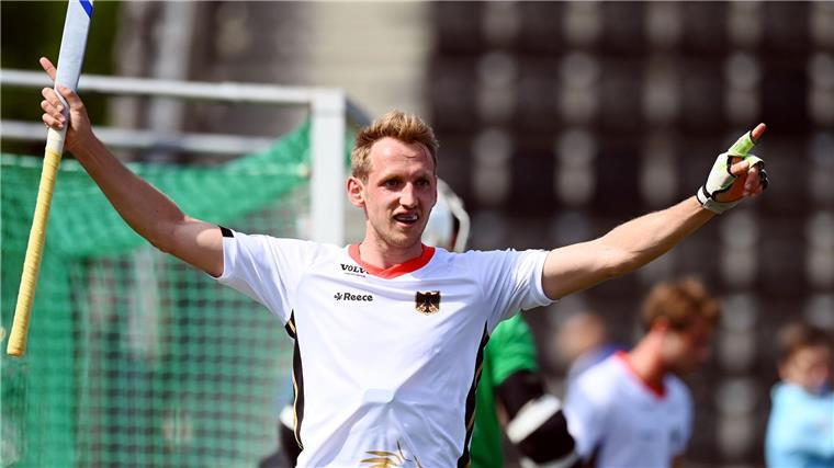 Feldhockey-Titel für Harvestehuder THC und Crefelder HTC Niklas Wellen führte seinen Crefelder HTC zum zweiten Meistertitel auf dem Feld.