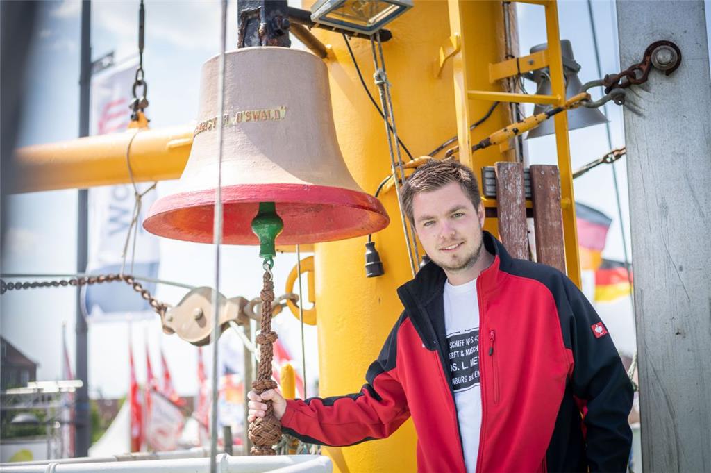 Nils Karsten aus Hattingen im Ruhrgebiet fährt hauptberuflich als Nautischer Off...