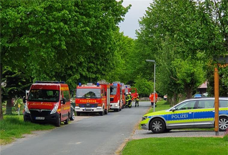 Gas-Großeinatz brachte kein Ergebnis Noch bevor alle Einsatzkräfte das Einfamilienhaus erreichten, konnte die Feuerwehr Entwarnung geben.