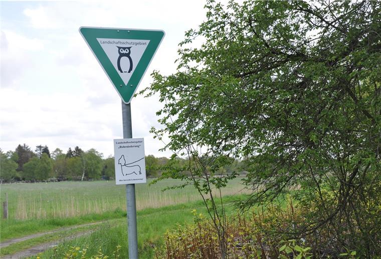Bremerhaven: Eine neue Hundewiese in Wulsdorf Noch herrscht am östlichen Ende der Lindenallee ein Leinenzwang, doch in einer kleinen Ecke des Landschaftsschutzgebiets will die Stadt eine Hundewiese anlegen.