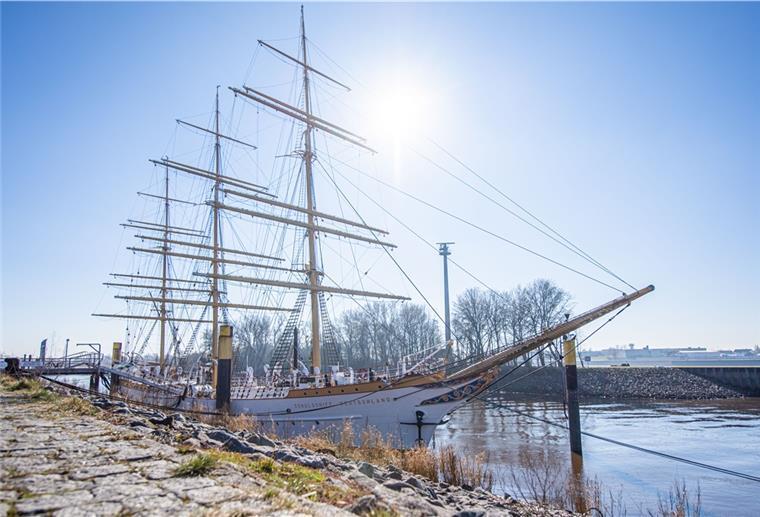 „Schulschiff Deutschland“-Verlegung nach Bremerhaven perfekt Schulschiff Deutschland