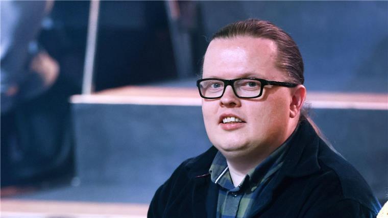 Angelo Kelly mit neuer Musik und neuer Frisur Noch mit anderer Frisur: Angelo Kelly beim Auftritt seines Sohnes Gabriel bei „Let’s Dance“