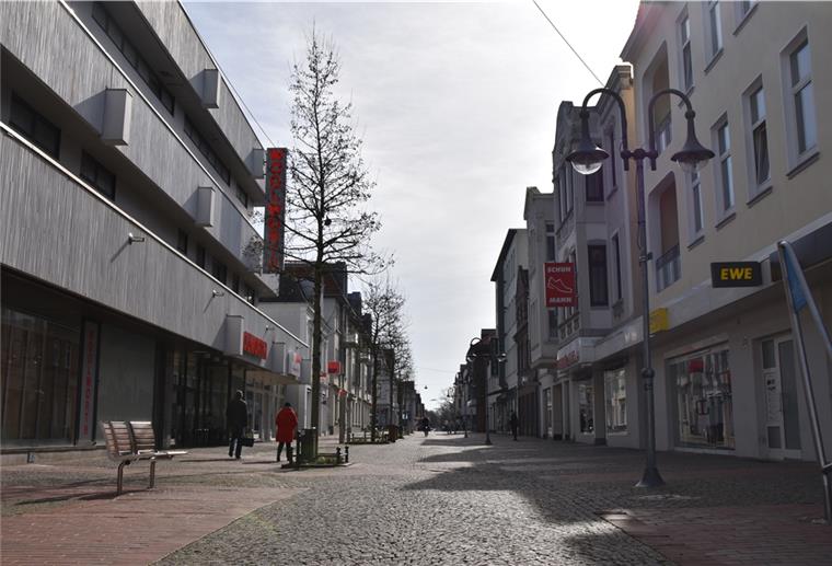Nordenhamer Innenstadt erwacht aus dem Corona-Schlaf Noch vor ein paar Tagen waren alle Geschäfte in der Nordenhamer Innenstadt geschlossen.