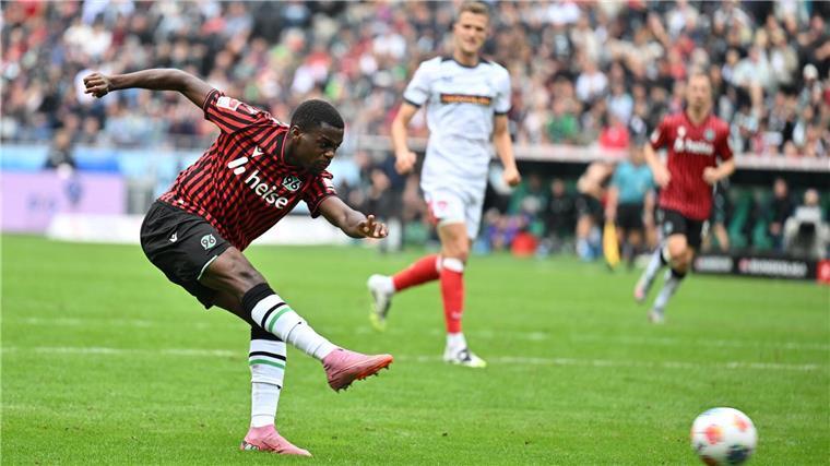 Hannovers Sieg-Torschütze drängt in die Startelf Noel Aseko drängt bei Hannover 96 in die Startelf.