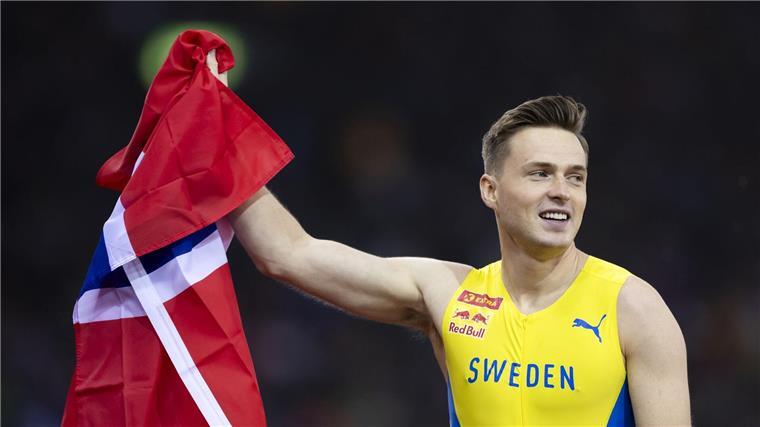 Kein Start im Schweden-Trikot: Warholm sagt verletzt ab Norwegens Hürden-Star Warholm musste nach seiner 100-Meter-Niederlage gegen Schwedens Stabhochspringer ein schwedisches Trikot anziehen.