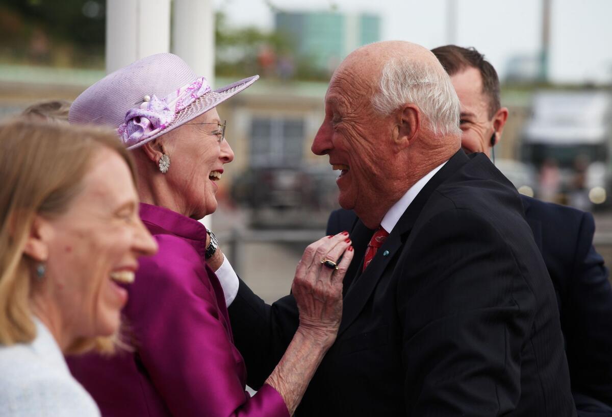 König Harald scherzt über Netflix-Doku seiner Tochter Norwegens König Harald - hier bei einem Besuch bei der damaligen dänischen Königin Margrethe vor zwei Jahren - hat Humor. (Archivbild)