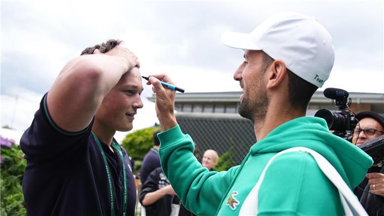Federers acht Wimbledon-Titel sind für Djokovic ein Anreiz Novak Djokovic hat bisher sieben Mal Wimbledon gewonnen.