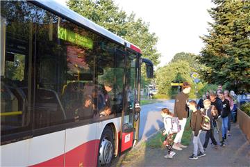 Nur eines der Probleme im Landkreis Rotenburg: In Ostereistedt müssen Schüler nun direkt an der Landesstraße in den Bus steigen. 
