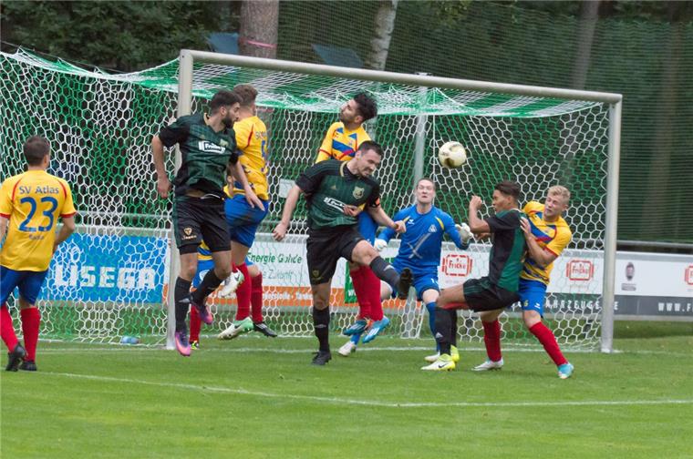Vor 500 Zuschauern: Atlas Delmenhorst siegt in Heeslingen mit 2:0 Nur ganz selten erspielten sich die Heeslinger gegen starke Delmenhorster zwingende Chancen und wenn, dann wurden diese vergeben.