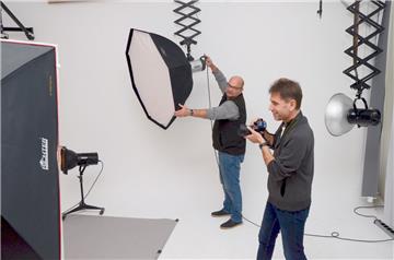 Nur mit besonderen Ideen können sich Fotografen angesichts der Bilderflut von Smartphones und soziale Medien behaupten.