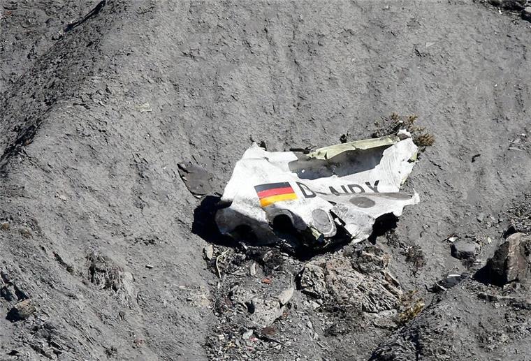 Das Unfassbare begreifen: Die Geschichte von Flug 4U9525 Nur noch Trümmer blieben von einem Germanwings-Flug nach Düsseldorf. (Archivbild)