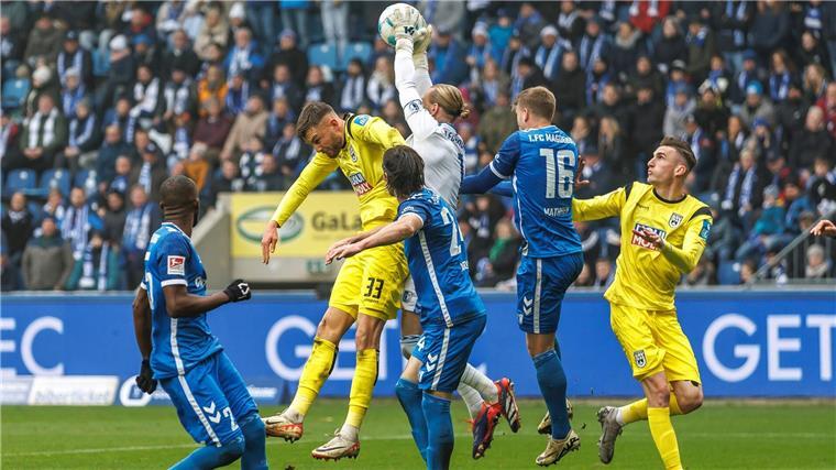 Magdeburg wieder ohne Heimsieg in der 2. Liga Nur selten war Magdeburgs Torhüter Dominik Reimann (M) gefordert.