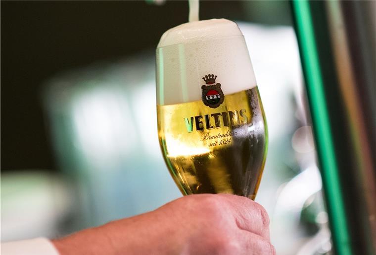 Nach Klage: OB Grantz will mit Kneipenwirten sprechen Bier vom Fass.