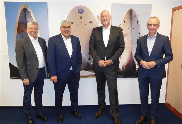 OB Grantz fordert zügige Entscheidung zum Bau der „Polarstern 2“ OB Melf Grantz (2. von links) bei der Führungsspitze der Lloyd Werft mit RüdigerPallentin, Carsten Haake und Carsten Sippel (von links).