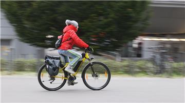 Ob mit Fahrrad oder Auto - Unternehmen dürfen ihren Mitarbeitern nicht vorschreiben, womit sie zum Arbeitsplatz kommen sollen.