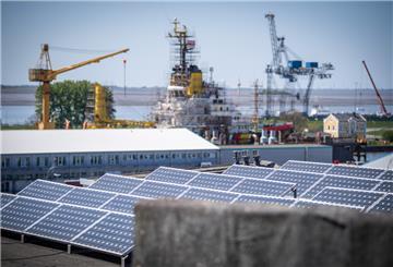 Ob PV-Anlage auf einem Wohnhausdach in der Alten Bürger oder eine neue Heizung: Viele Bausteine gehören zum Weg ins klimaneutrale Quartier. Foto: Hartmann