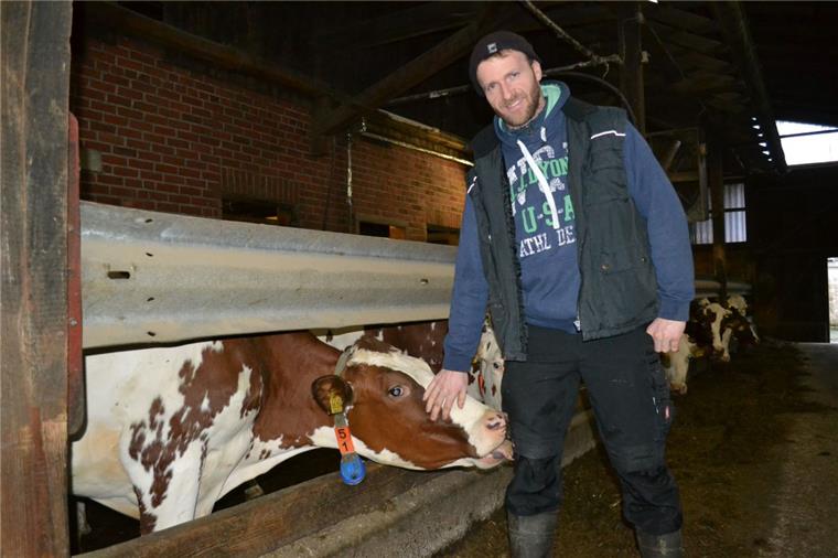 Düngeverordnung setzt Cuxland-Bauern unter Druck Ob und wie es mit seinem Betrieb weitergeht, weiß Sven von Glahn noch nicht. Dem Milchbauern aus Debstedt fehlen 40 Hektar, um die Auflagen der Düngeverordnung zu erfüllen.