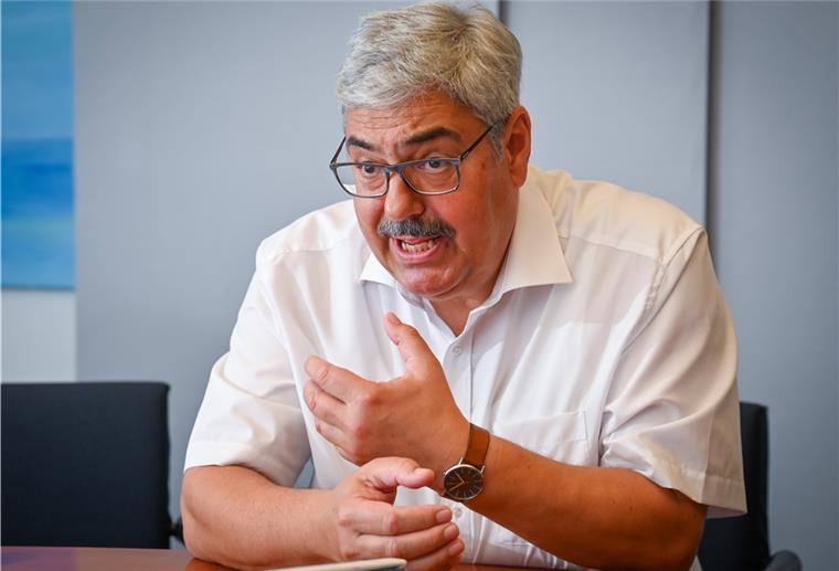 Grantz: „Innenstadt hat höchste Priorität“ Oberbürgermeister Melf Grantz (SPD) im Interview: Wie geht es mit der Karstadt-Immobilie und der Innenstadt weiter? Foto Scheschonka