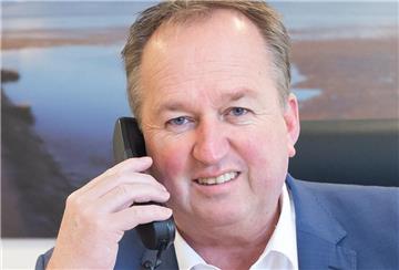 Oberbürgermeister Uwe Santjer (SPD) appelliert an alle Tagestouristen, zu Pfingsten eine Cuxhaven-Pause einzulegen.