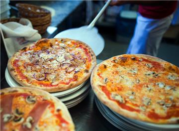 Objekte der Begierde: Eine Pizza zu finden gestaltete sich für den Neu-Bremerhavener Peter Gassner schwierig.