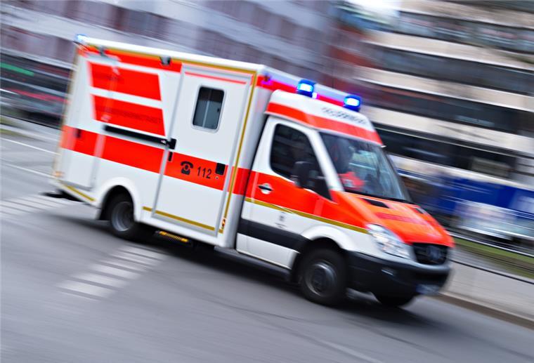 Unfall bei Elm: Verursacher stirbt im Rotenburger Krankenhaus Obwohl er sofort mit dem Rettungswagen in das Rotenburger Ktrankenhaus eingeliefert wurde, ist ein 55-jähriger Unfallverursacher kurz darauf verstorben (Symbolbild).